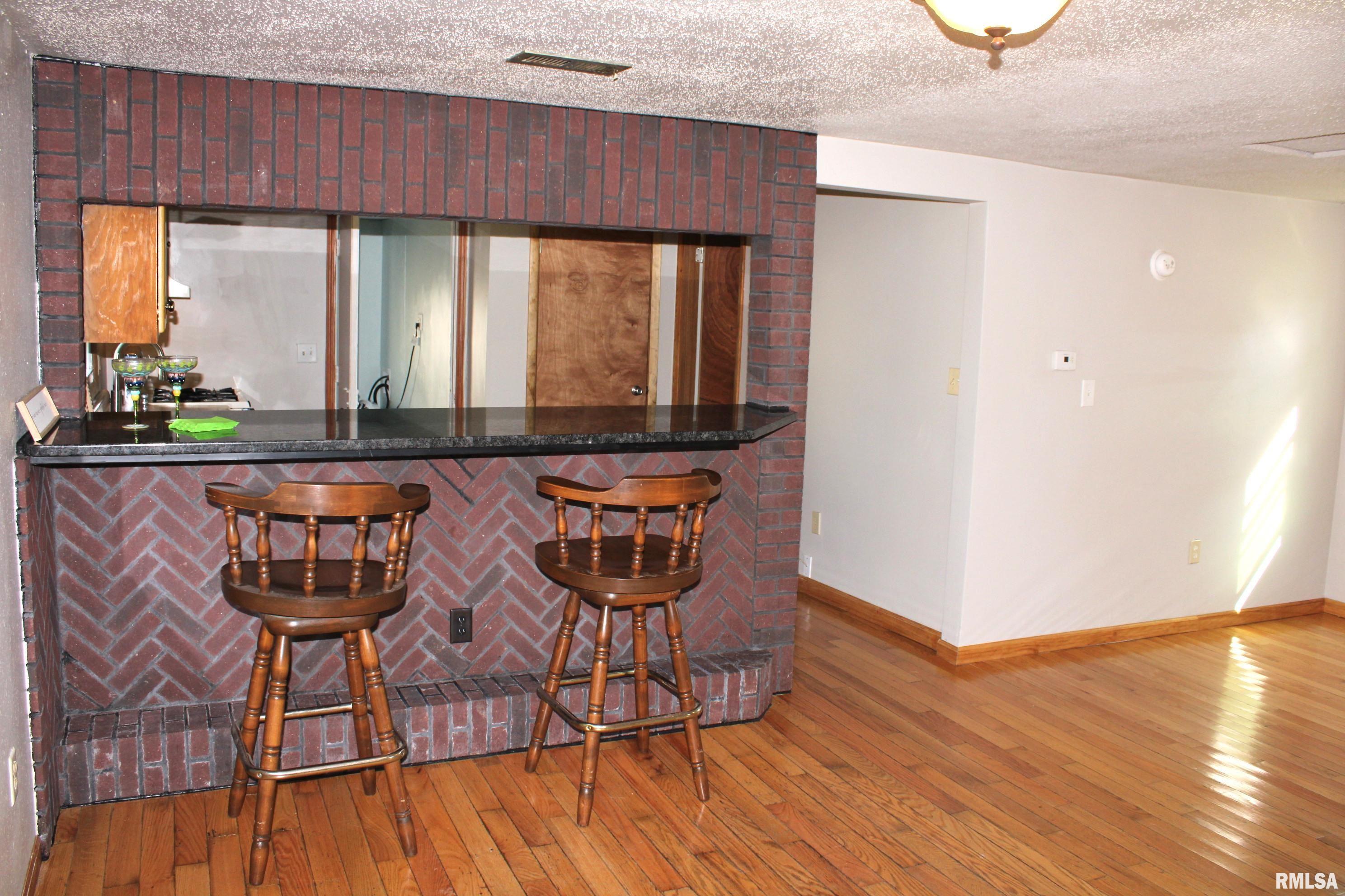 208 6th Street Colona, IL 61241 - Photo 5 of 18