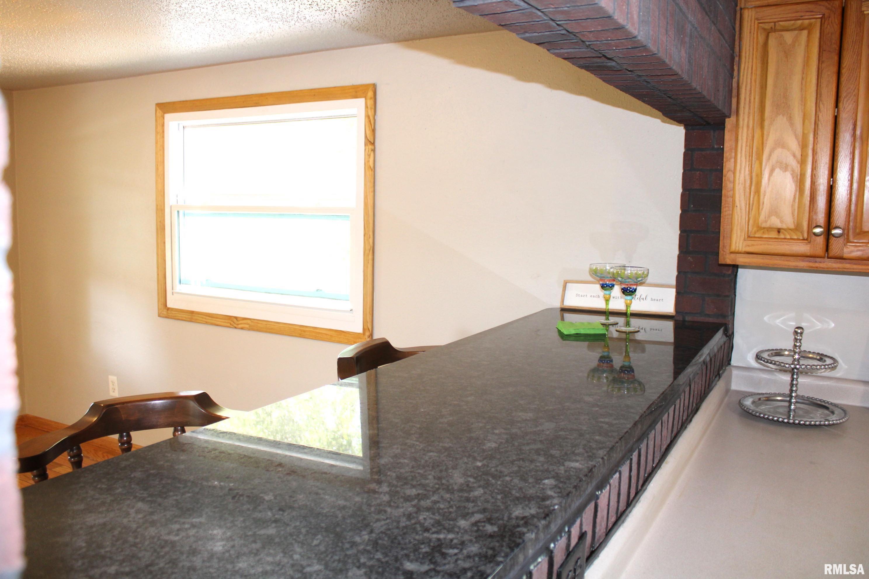 208 6th Street Colona, IL 61241 - Photo 9 of 18