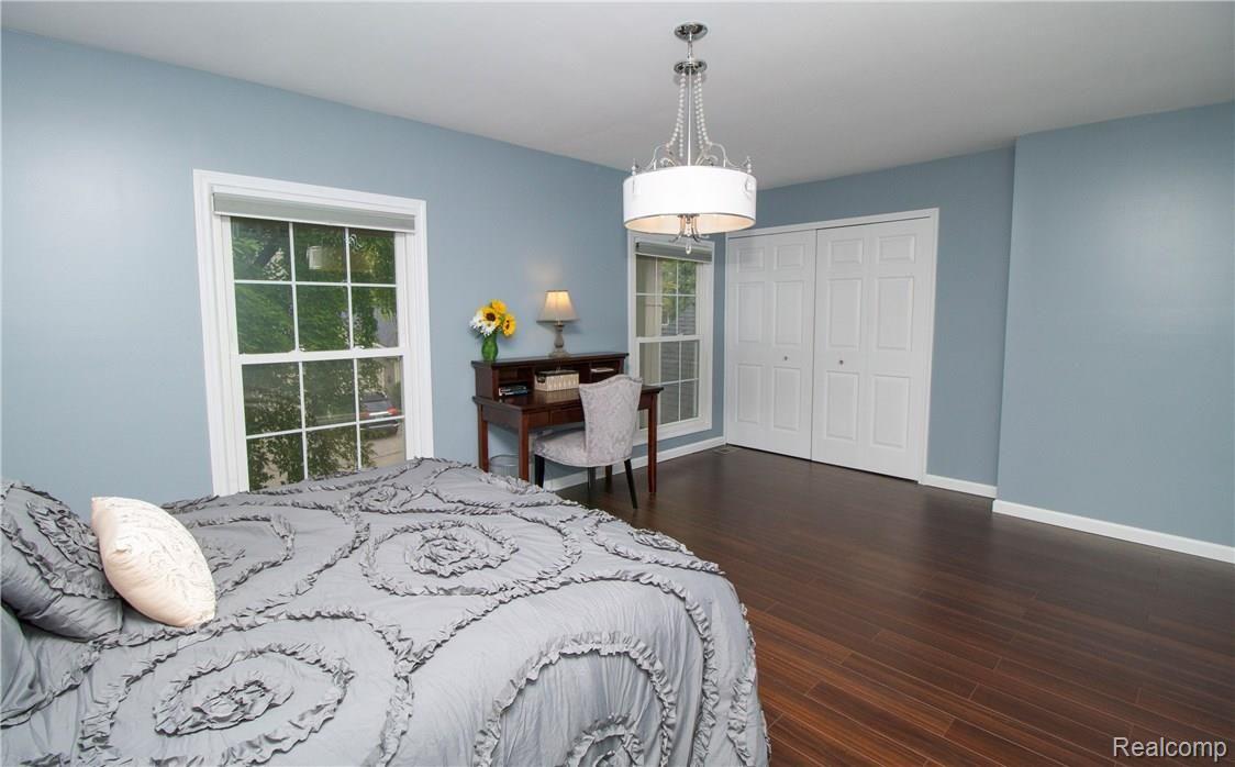 1504 Hidden Valley Lane, Unit 217 Rochester, MI 48306 - Photo 15 of 23 a Large closet