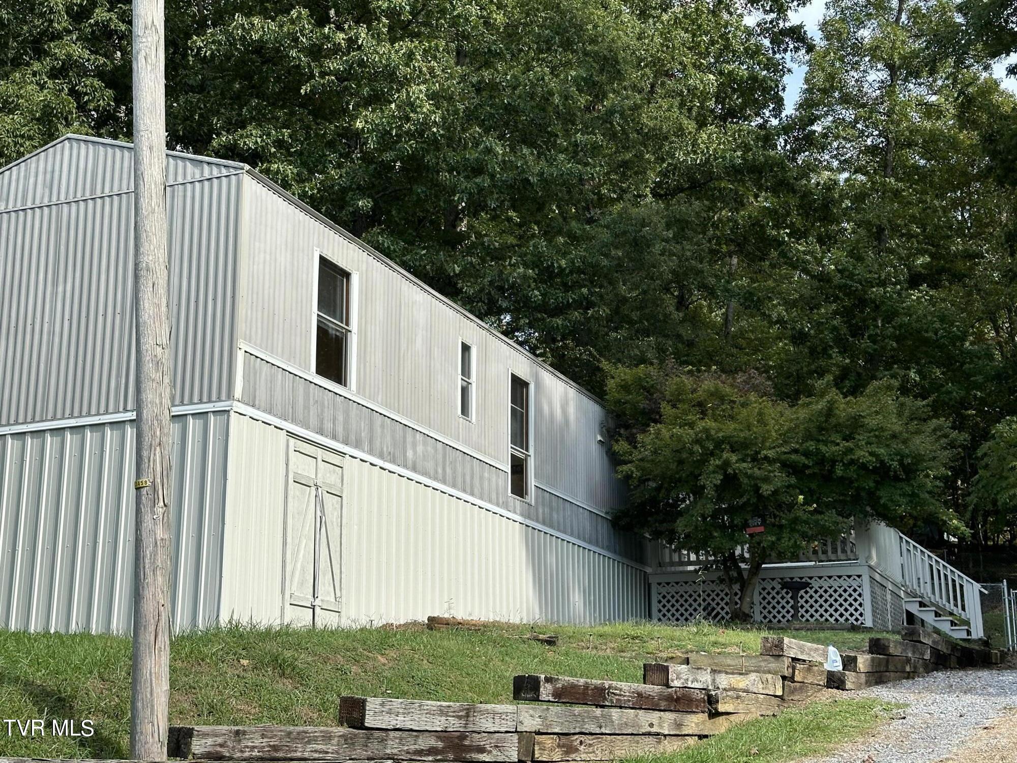 1370 Lovelace Road Fall Branch, TN 37656 - Photo 4 of 55 1370 LOVELESS