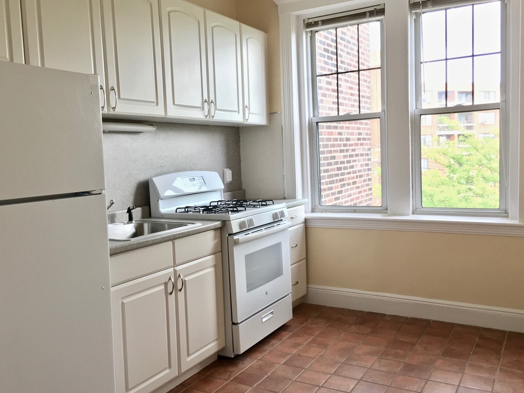 25 Mt Hood Road, Unit 11 Boston, MA 02135 - Photo 4 of 16
