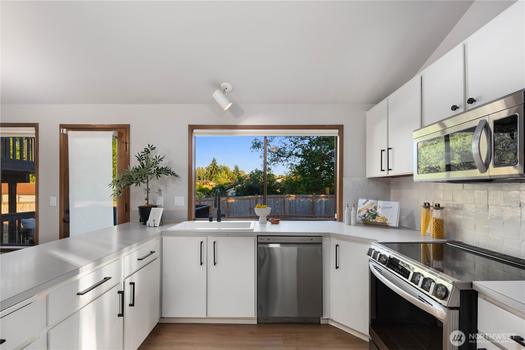 619 South 31st Street Renton, WA 98055 - Photo 11 of 33