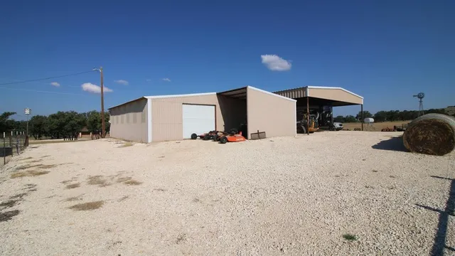 $1,600,000 | 502 County Road 194, Ovalo, TX 79541