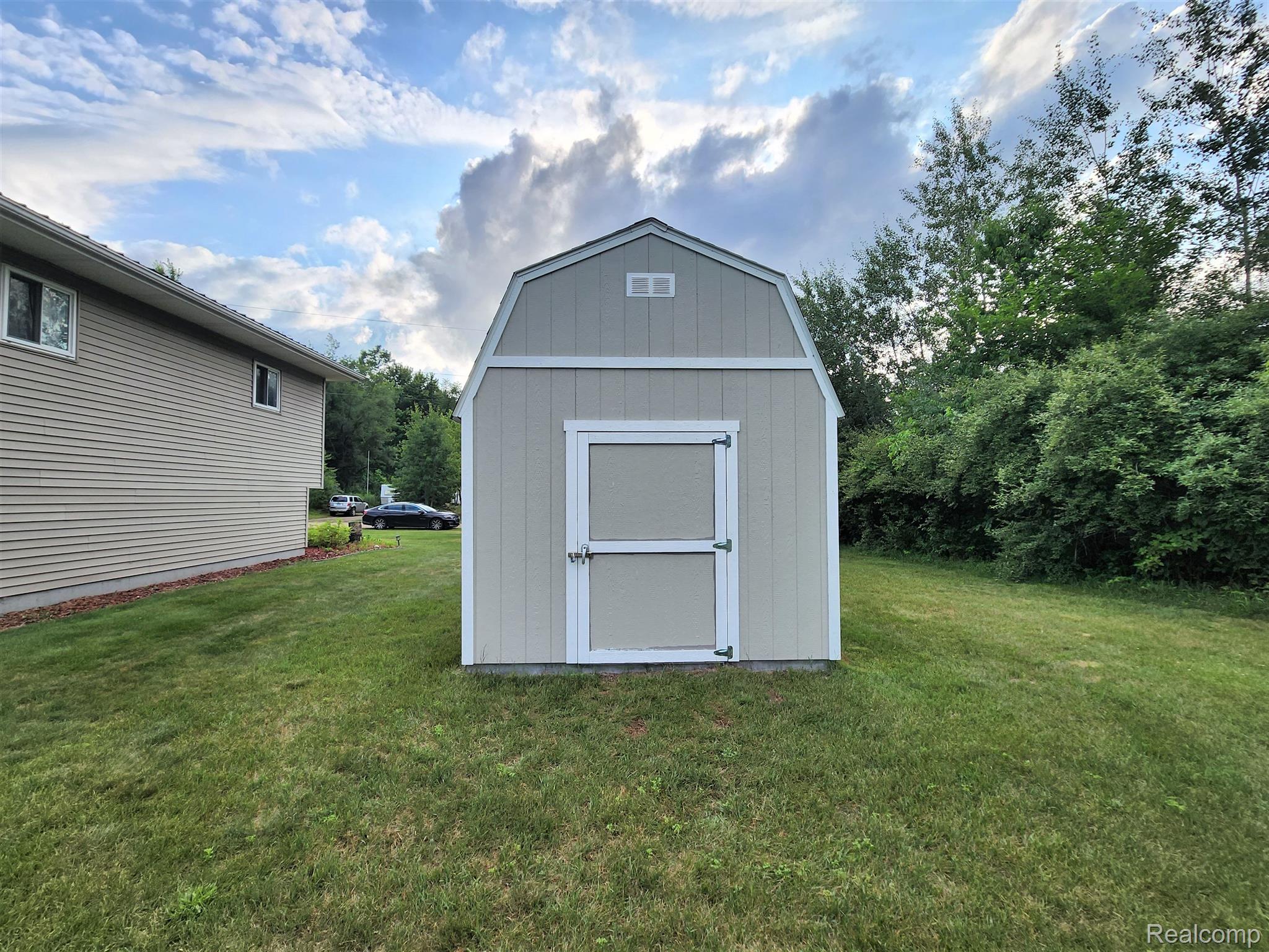 9040 River Grove Road Flushing, MI 48433 - Photo 21 of 21 Gallery Image 21