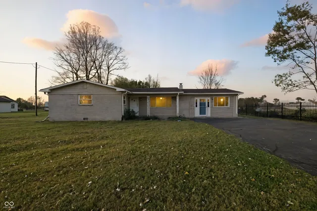 $325,000 | 16122 Southeastern Parkway, Fortville, IN 46040