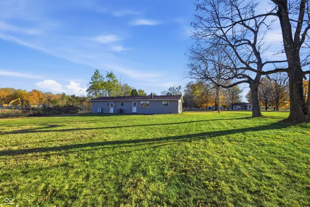 $325,000 | 16122 Southeastern Parkway, Fortville, IN 46040