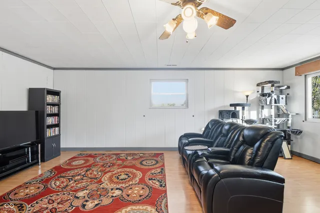 $325,000 | 16122 Southeastern Parkway, Fortville, IN 46040