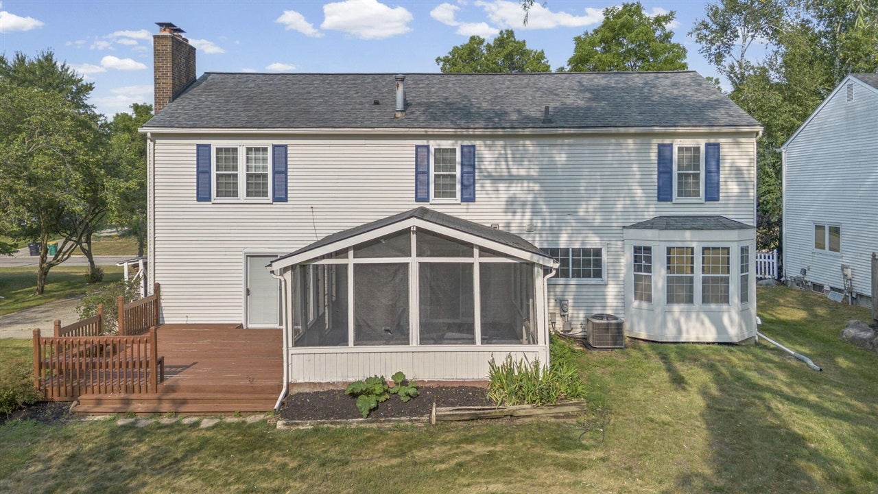 36233 Fredericksburg Road Farmington, MI 48331 - Photo 39 of 57