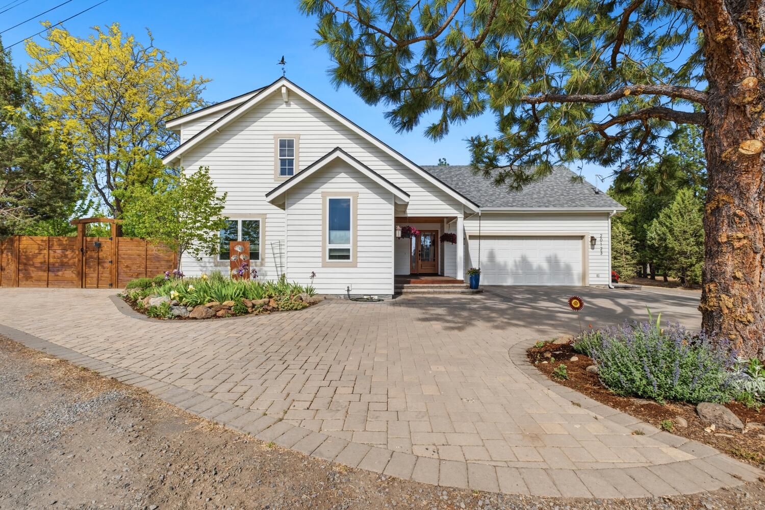20123 Elder Lane Bend, OR 97703 - Photo 1 of 51 20260526-20123-elder-lane-003