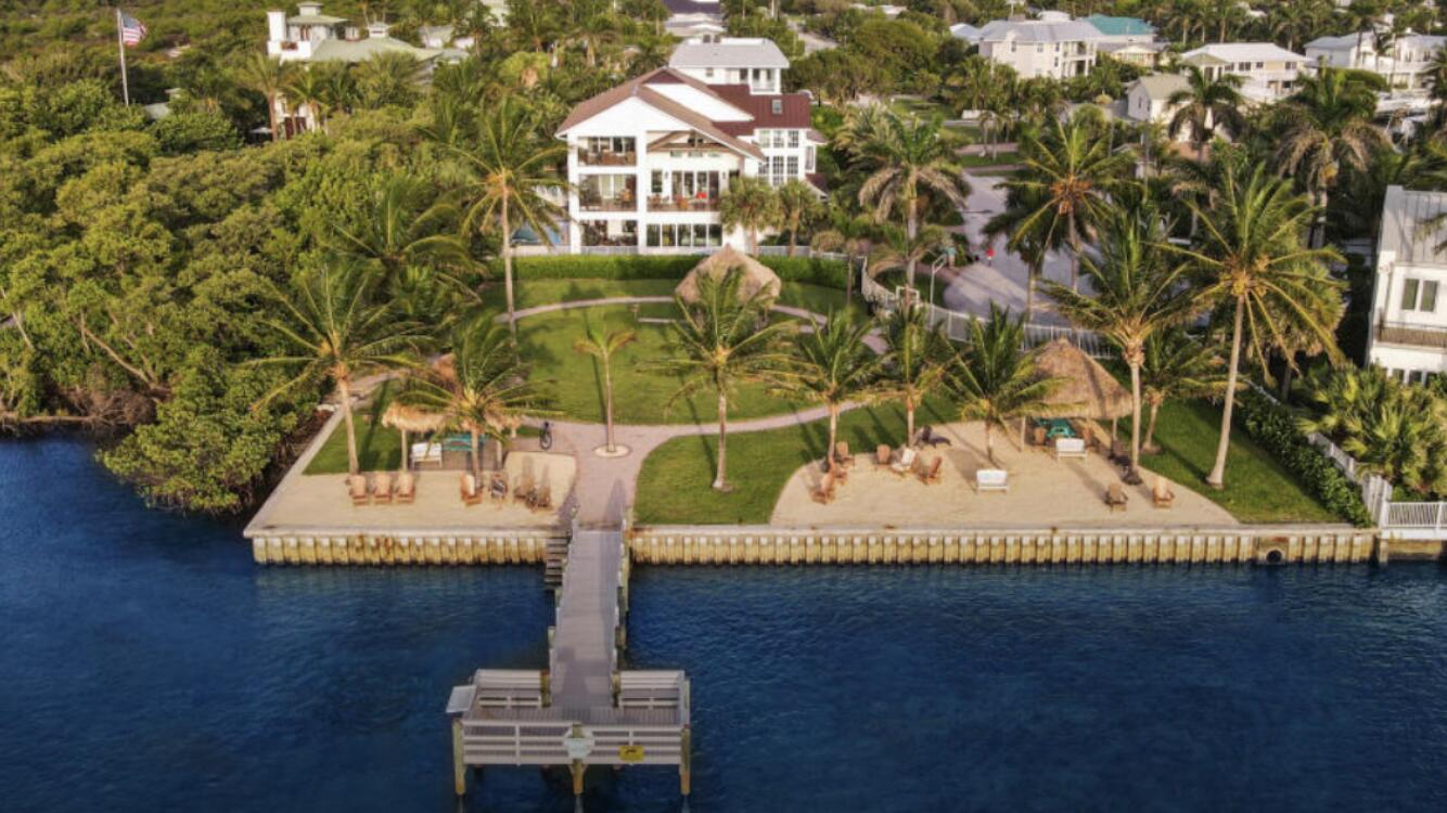 3372 Cove Road Jupiter, FL 33469 - Photo 3 of 44 IMG_5940