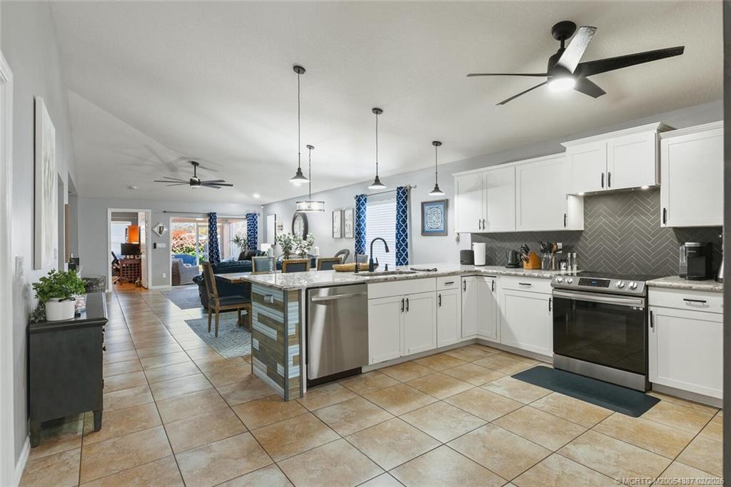 1091 Southwest 30th Street Palm City, FL 34990 - Photo 9 of 45