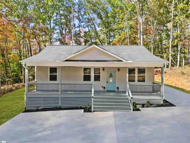 $295,000 | 425 Tiger Lane, Westminster, SC 29693