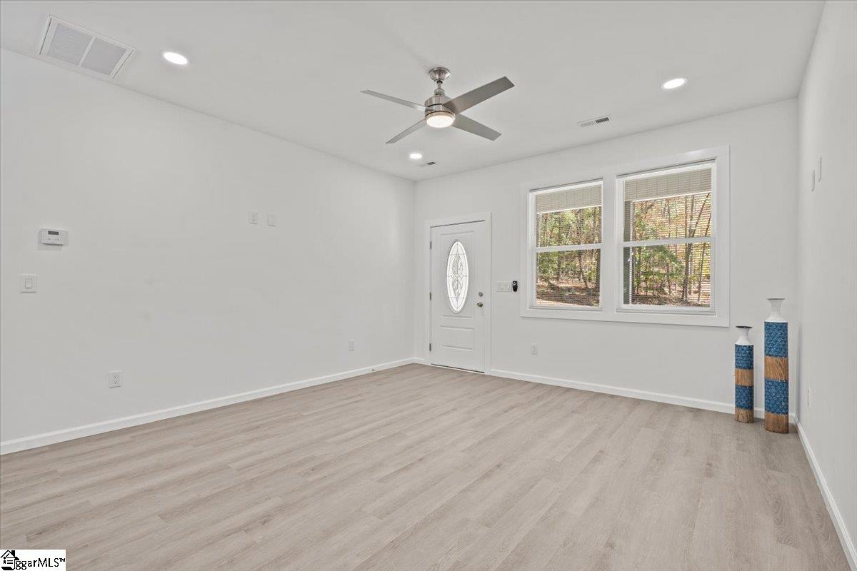 425 Tiger Lane Westminster, SC 29693 - Photo 10 of 37