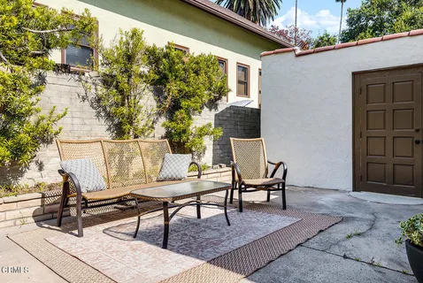 $1,595,000 | 1045 New York Drive, Altadena, CA 91001