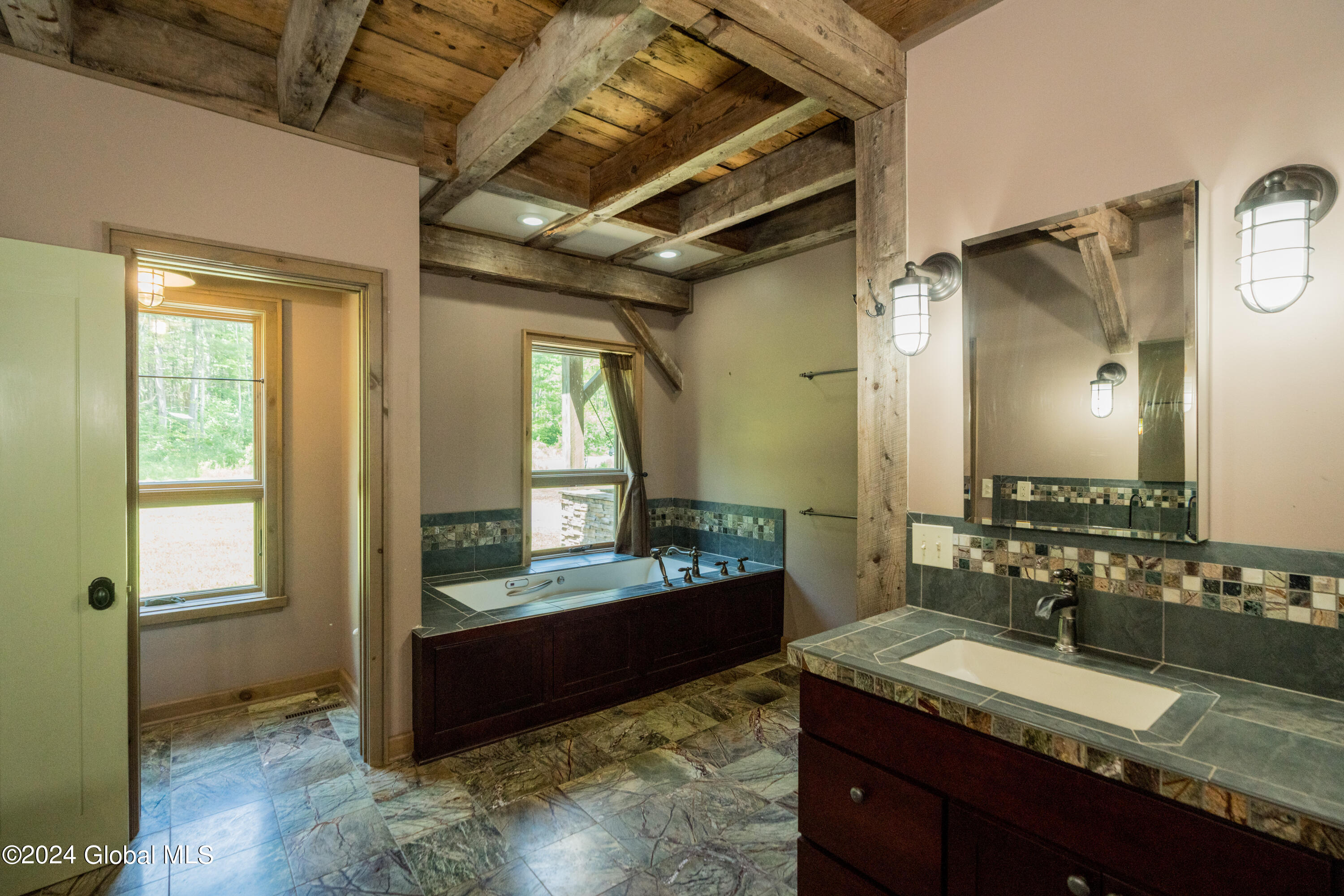 1986 Crawford Road Rotterdam, NY 12306 - Photo 12 of 69 DSC09642