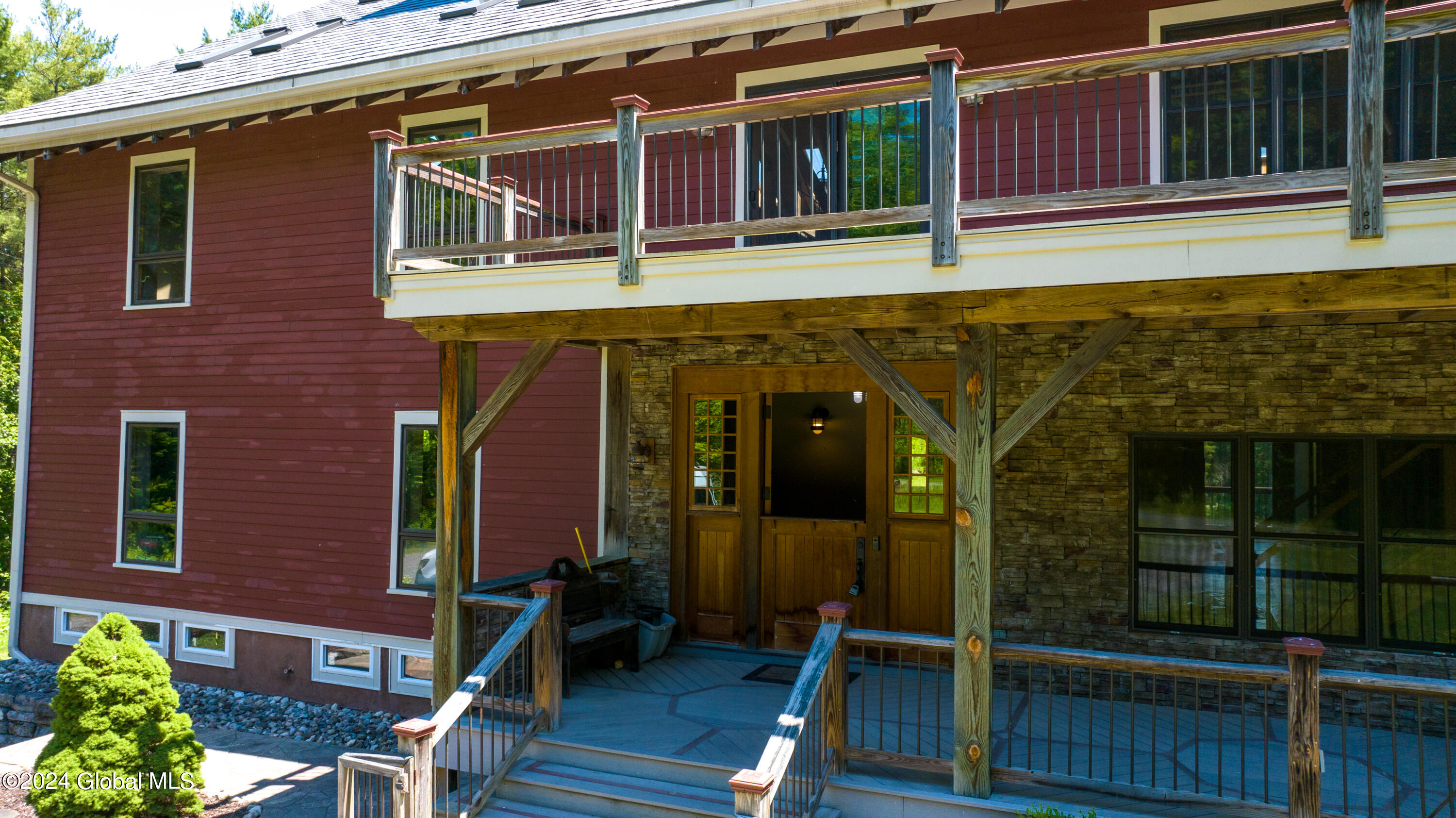 1986 Crawford Road Rotterdam, NY 12306 - Photo 2 of 69 CrawfordSummer-03