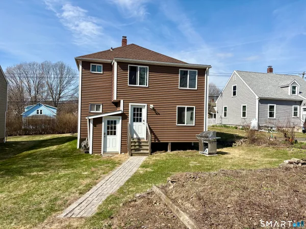 $1,700 | 304 Buckingham Street, Watertown, CT 06779
