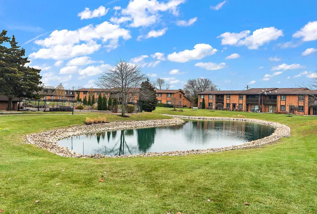 $269,900 | 1437 Woodhollow Drive, Flossmoor, IL 60422