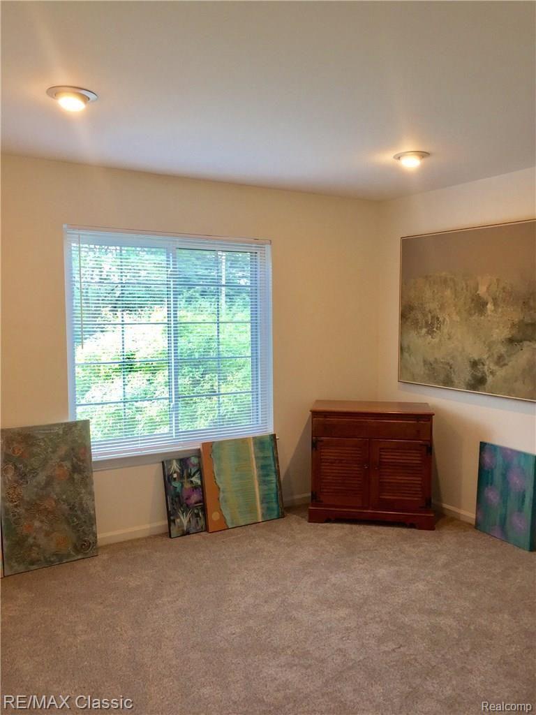 29652 Middlebelt Road, Unit 2402 Farmington, MI 48334 - Photo 20 of 26 BEDROOM 2