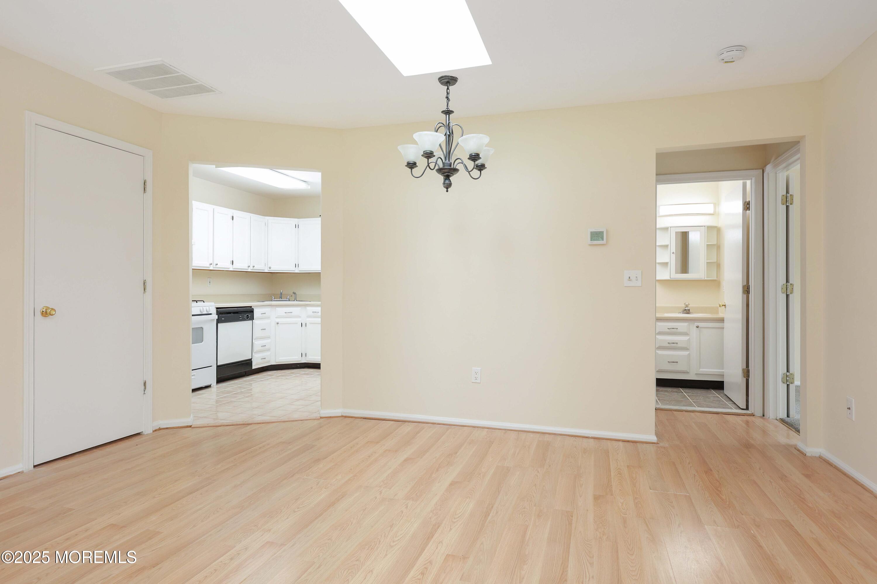 90 Puffin Glade Bayville, NJ 08721 - Photo 7 of 16 758A7409