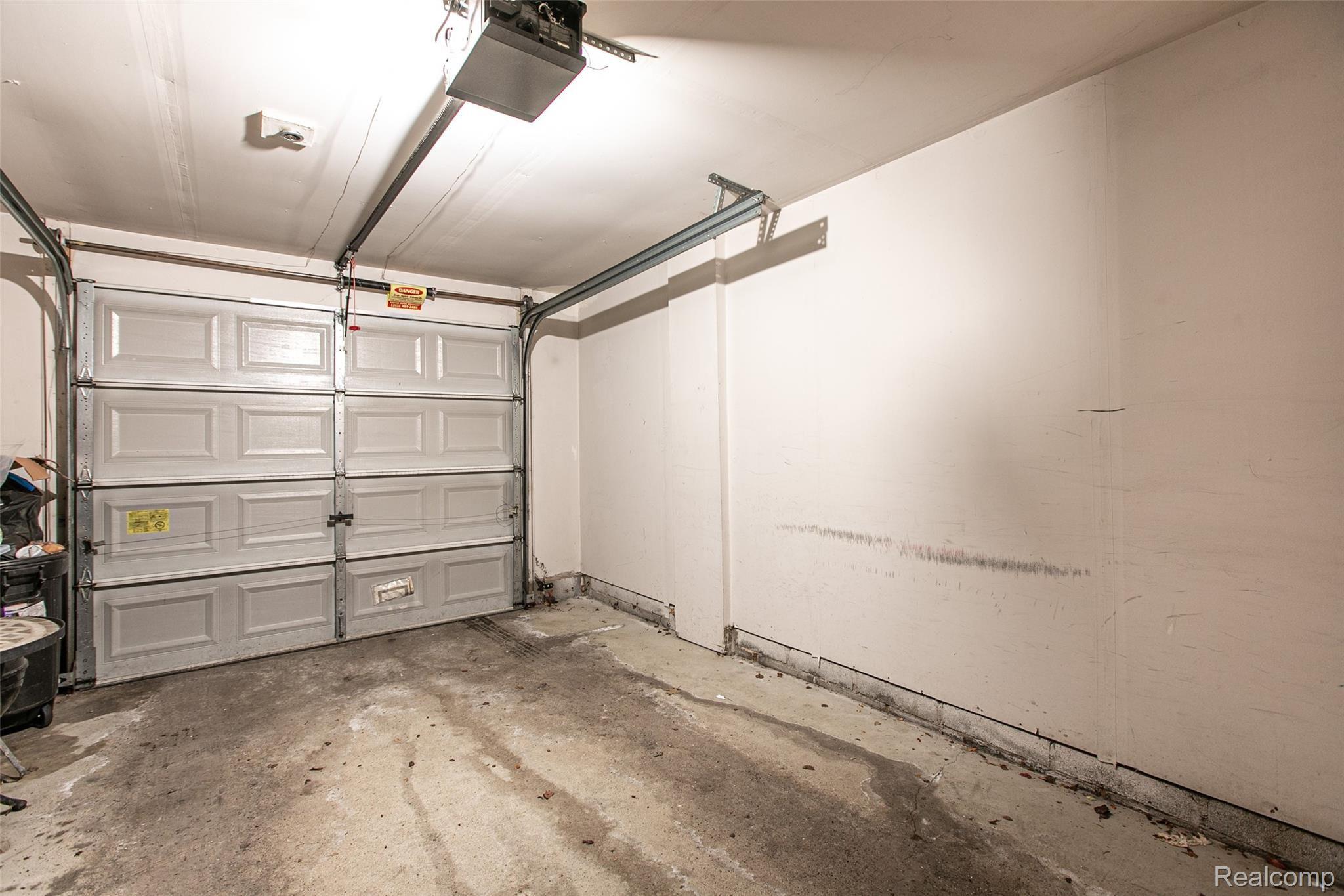 20051 Rodeo Court Southfield, MI 48075 - Photo 18 of 20 Attached garage.