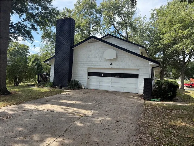 $215,000 | 4806 Stonecrest Terrace, St. Joseph, MO 64506