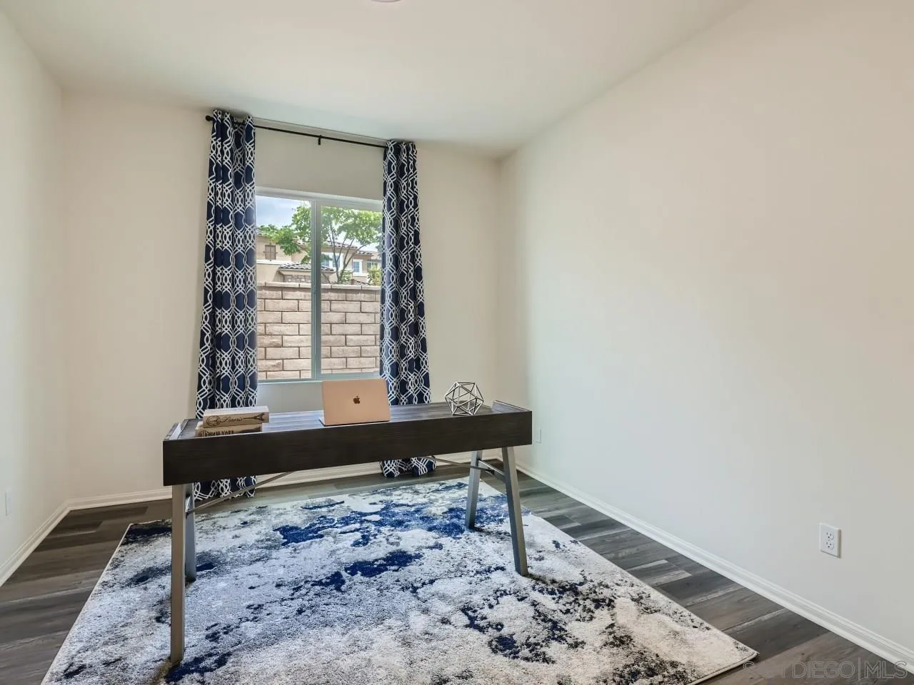 1263 Spivey Road Chula Vista, CA 91913 - Photo 11 of 26 a sitting area with a window