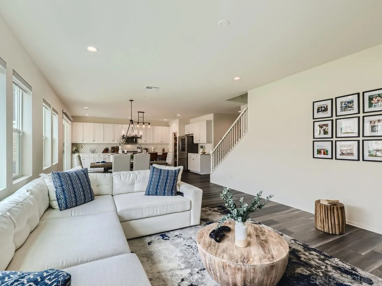 1263 Spivey Road Chula Vista, CA 91913 - Photo 8 of 26 a living room with furniture and a table