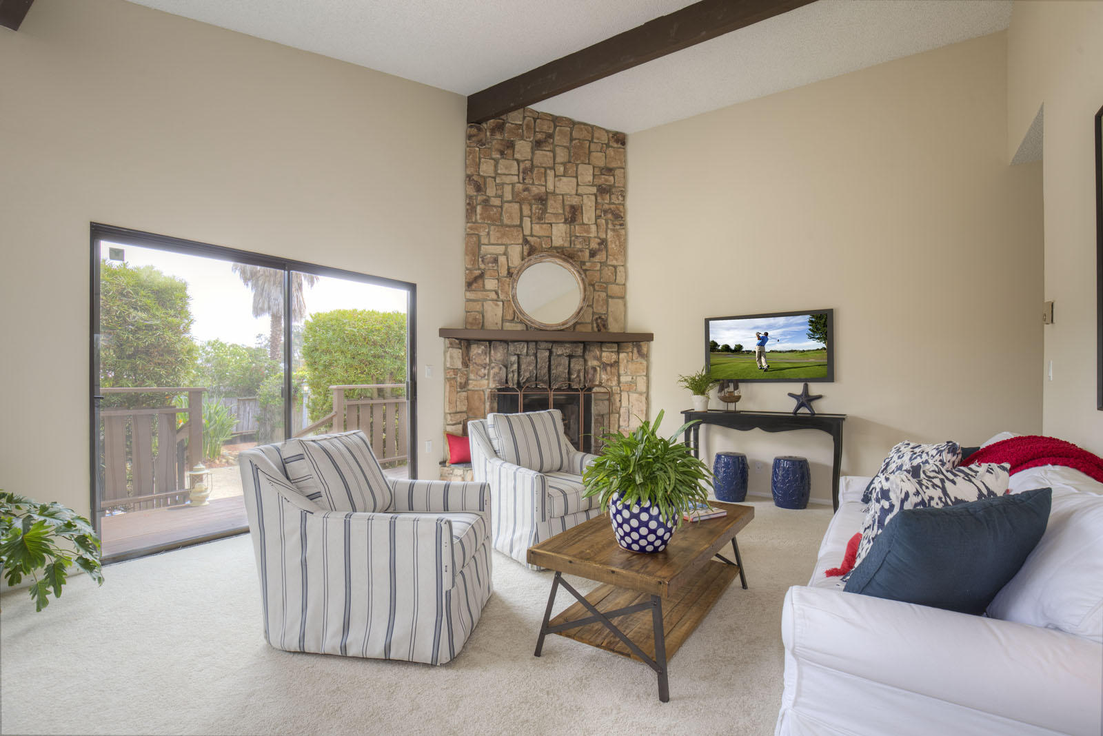 821 Weldon Road Santa Barbara, CA 93109 - Photo 4 of 14 821 Weldon_10