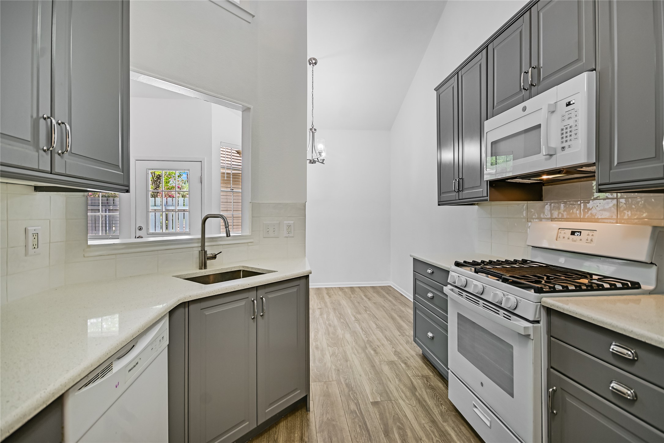 6501 Brush Country Road, Unit 114 Austin, TX 78749 - Photo 14 of 20