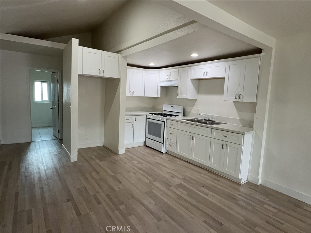 139 North Palm Avenue, Unit 1 Rialto, CA 92376 - Photo 7 of 23 Kitchen