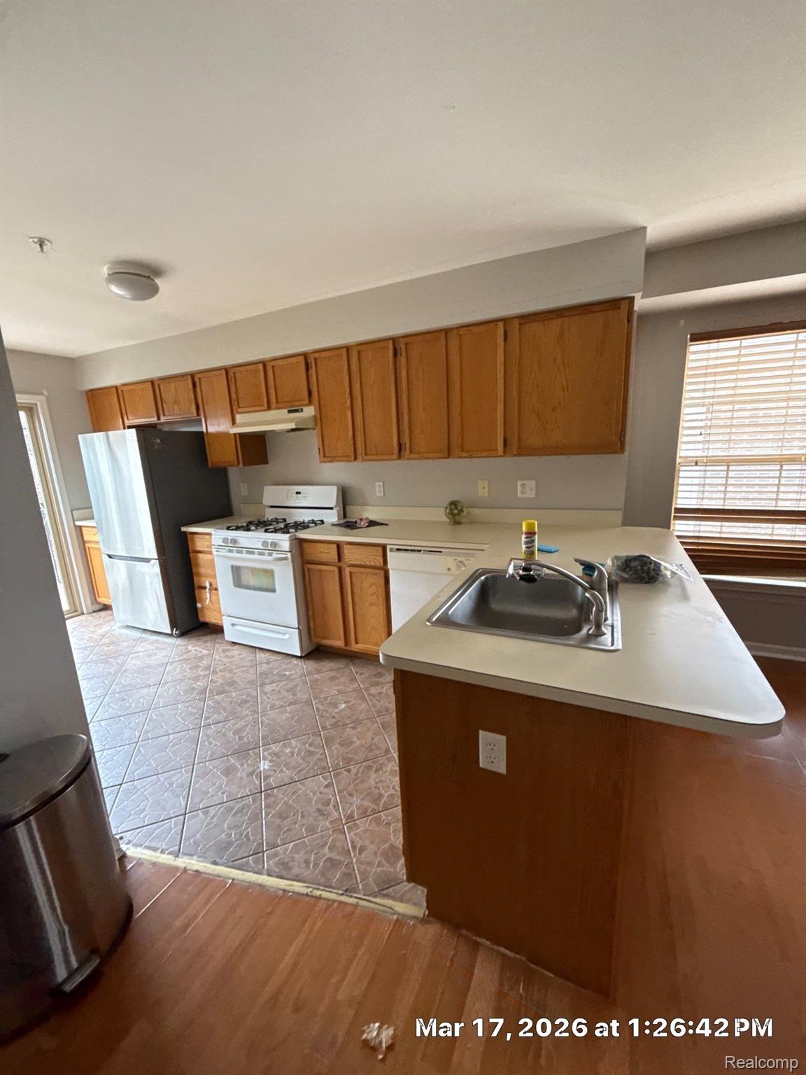 4253 Schaefer Road Dearborn, MI 48126 - Photo 7 of 10