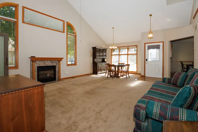 $289,900 | 1414 B Tamarack Country Club Trail, Normal, IL 61761