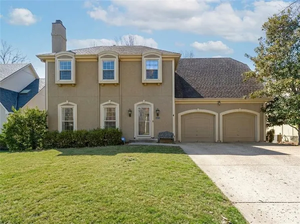 $499,000 | 5811 West 124th Street, Overland Park, KS 66209