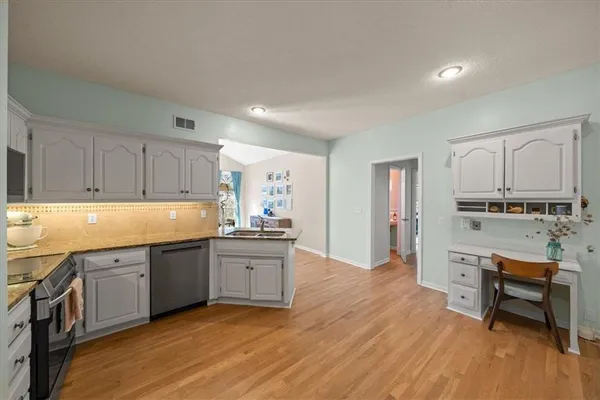 $499,000 | 5811 West 124th Street, Overland Park, KS 66209