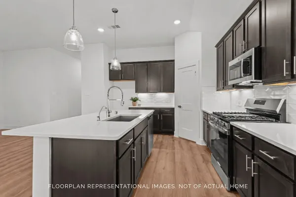 $376,990 | 2203 Lone Bronco Boulevard, Rosenberg, TX 77471