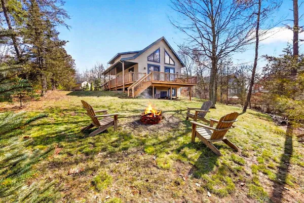 $425,000 | W8510 Lake Point Court, Oxford, WI 53952