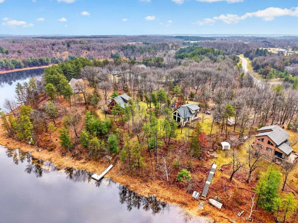 $425,000 | W8510 Lake Point Court, Oxford, WI 53952