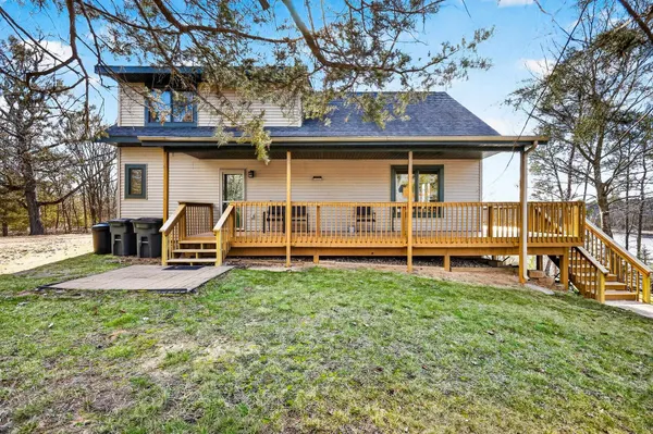 $425,000 | W8510 Lake Point Court, Oxford, WI 53952