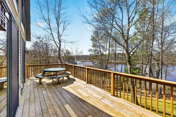 $425,000 | W8510 Lake Point Court, Oxford, WI 53952