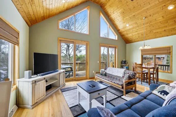 $425,000 | W8510 Lake Point Court, Oxford, WI 53952