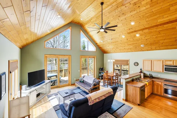 $425,000 | W8510 Lake Point Court, Oxford, WI 53952