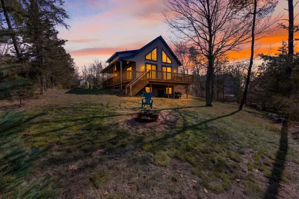 $425,000 | W8510 Lake Point Court, Oxford, WI 53952