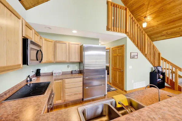 $425,000 | W8510 Lake Point Court, Oxford, WI 53952