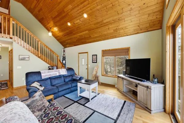 $425,000 | W8510 Lake Point Court, Oxford, WI 53952