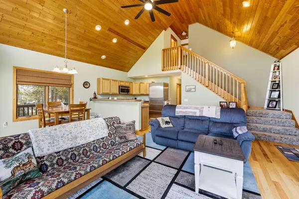 $425,000 | W8510 Lake Point Court, Oxford, WI 53952