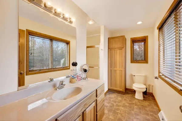 $425,000 | W8510 Lake Point Court, Oxford, WI 53952