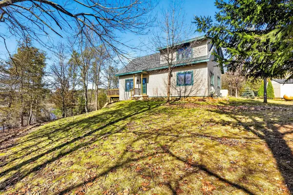 $425,000 | W8510 Lake Point Court, Oxford, WI 53952