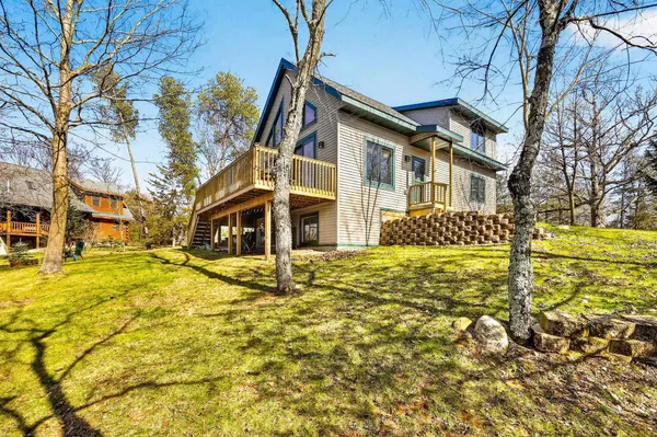 $425,000 | W8510 Lake Point Court, Oxford, WI 53952