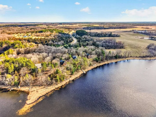 $425,000 | W8510 Lake Point Court, Oxford, WI 53952